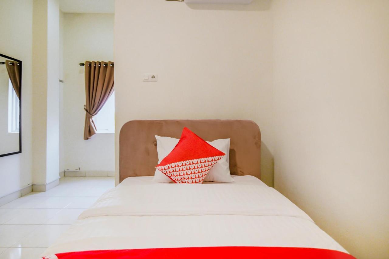 Oyo 183 The Pipe House Hotel Palembang Ngoại thất bức ảnh