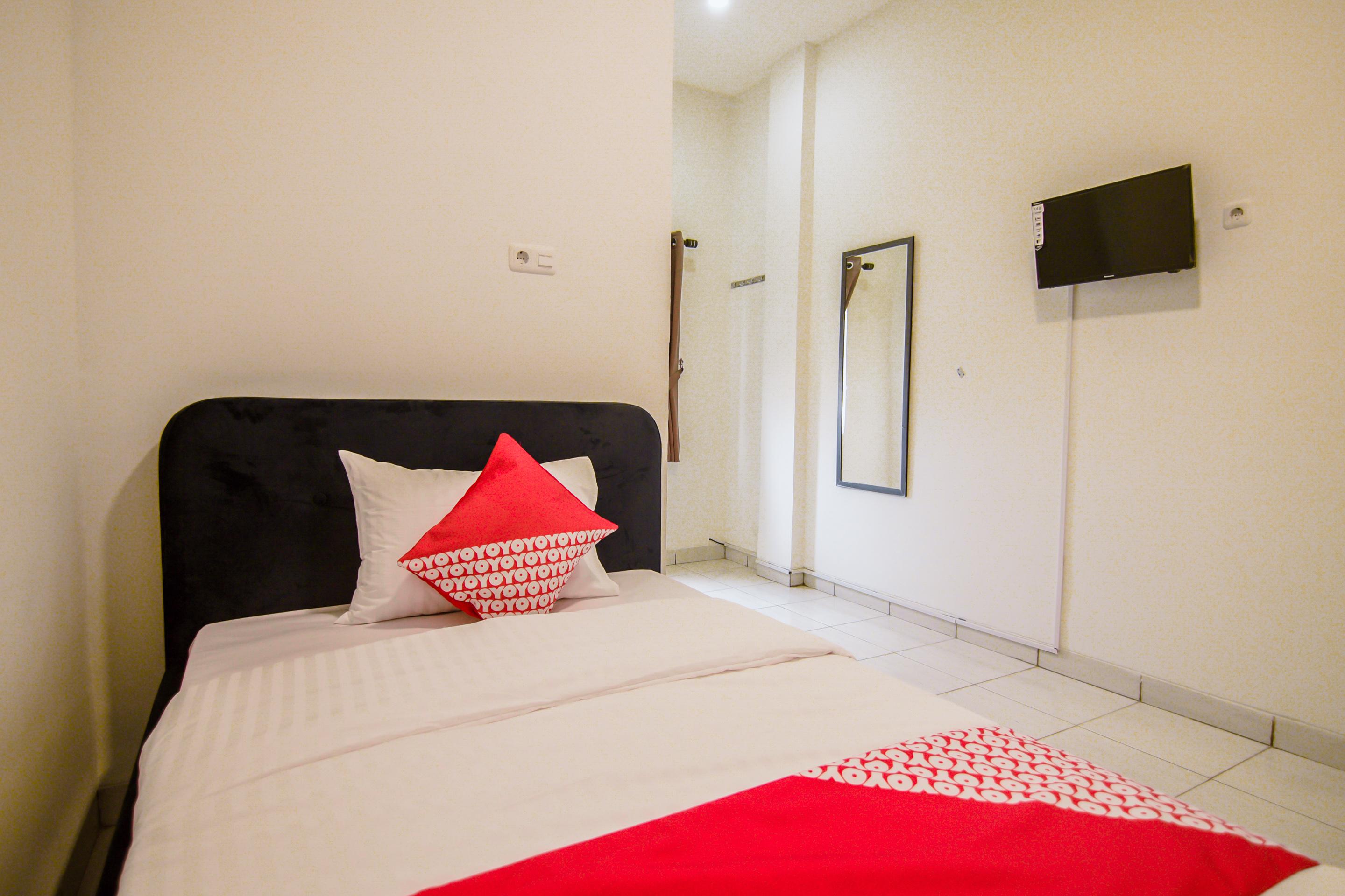 Oyo 183 The Pipe House Hotel Palembang Ngoại thất bức ảnh
