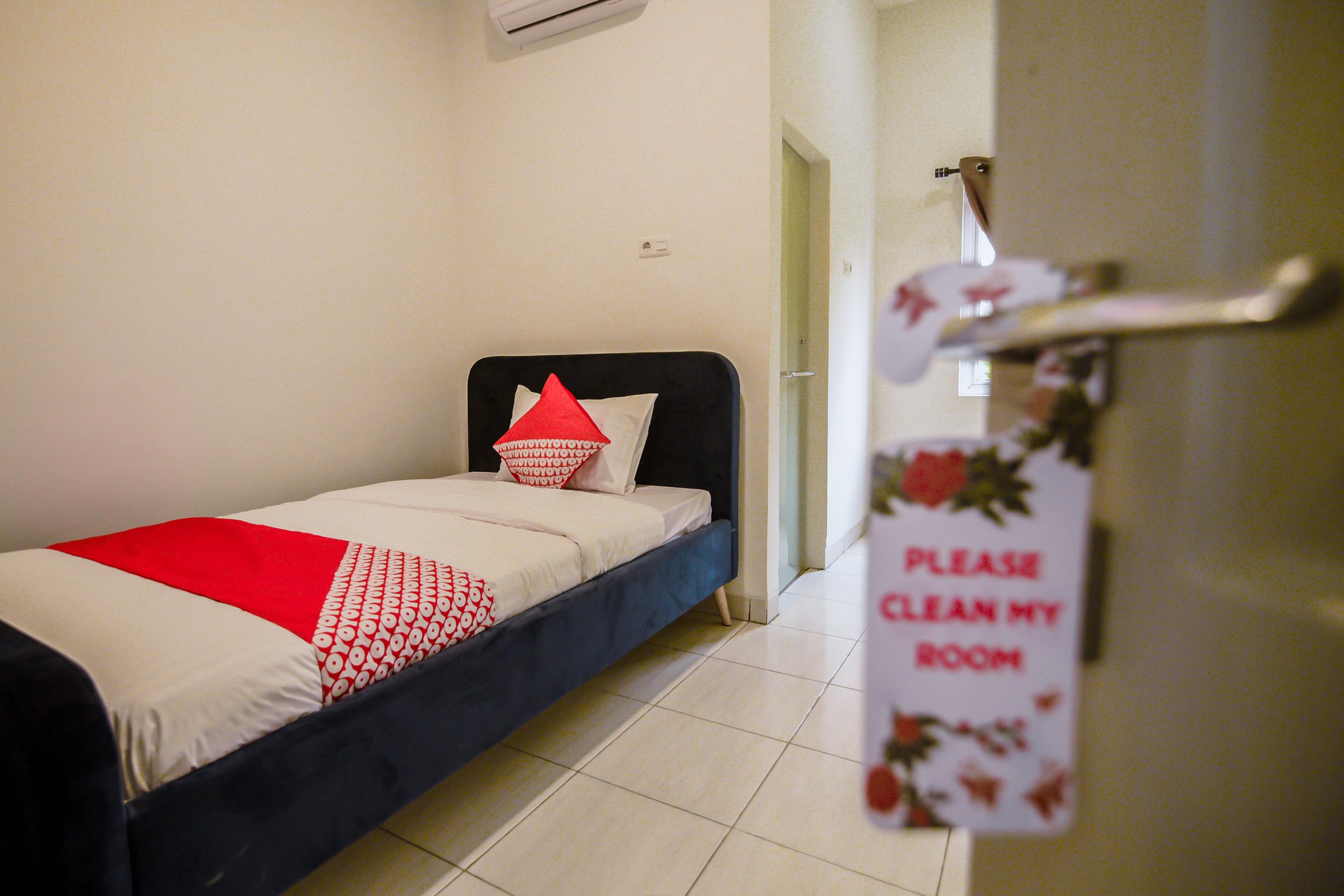 Oyo 183 The Pipe House Hotel Palembang Ngoại thất bức ảnh