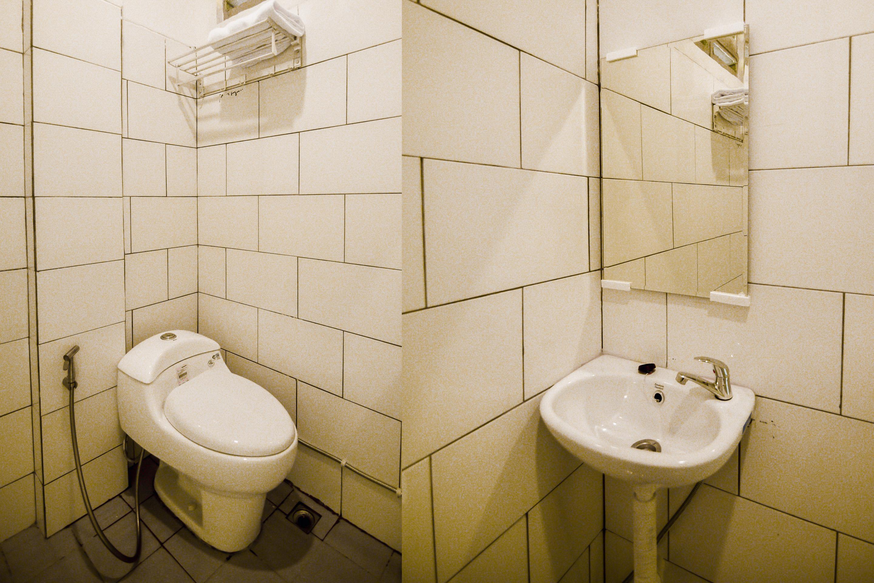 Oyo 183 The Pipe House Hotel Palembang Ngoại thất bức ảnh