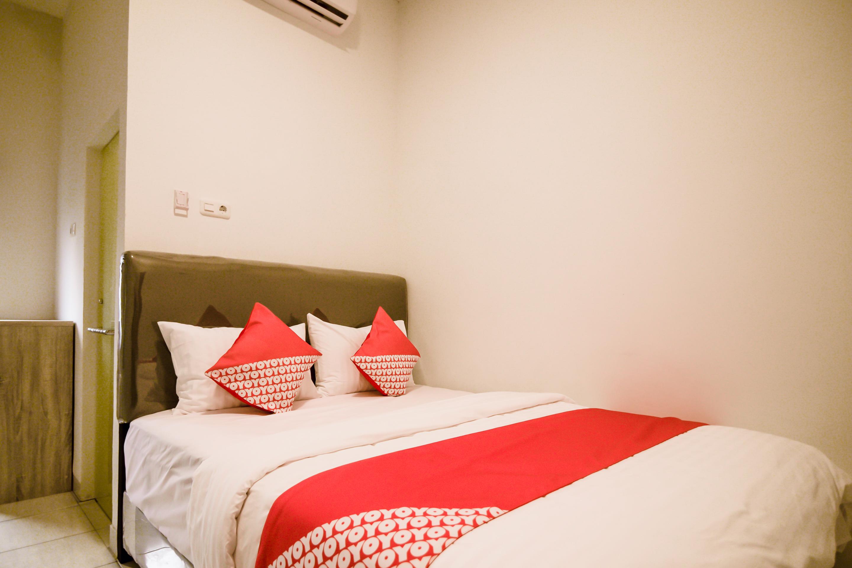 Oyo 183 The Pipe House Hotel Palembang Ngoại thất bức ảnh