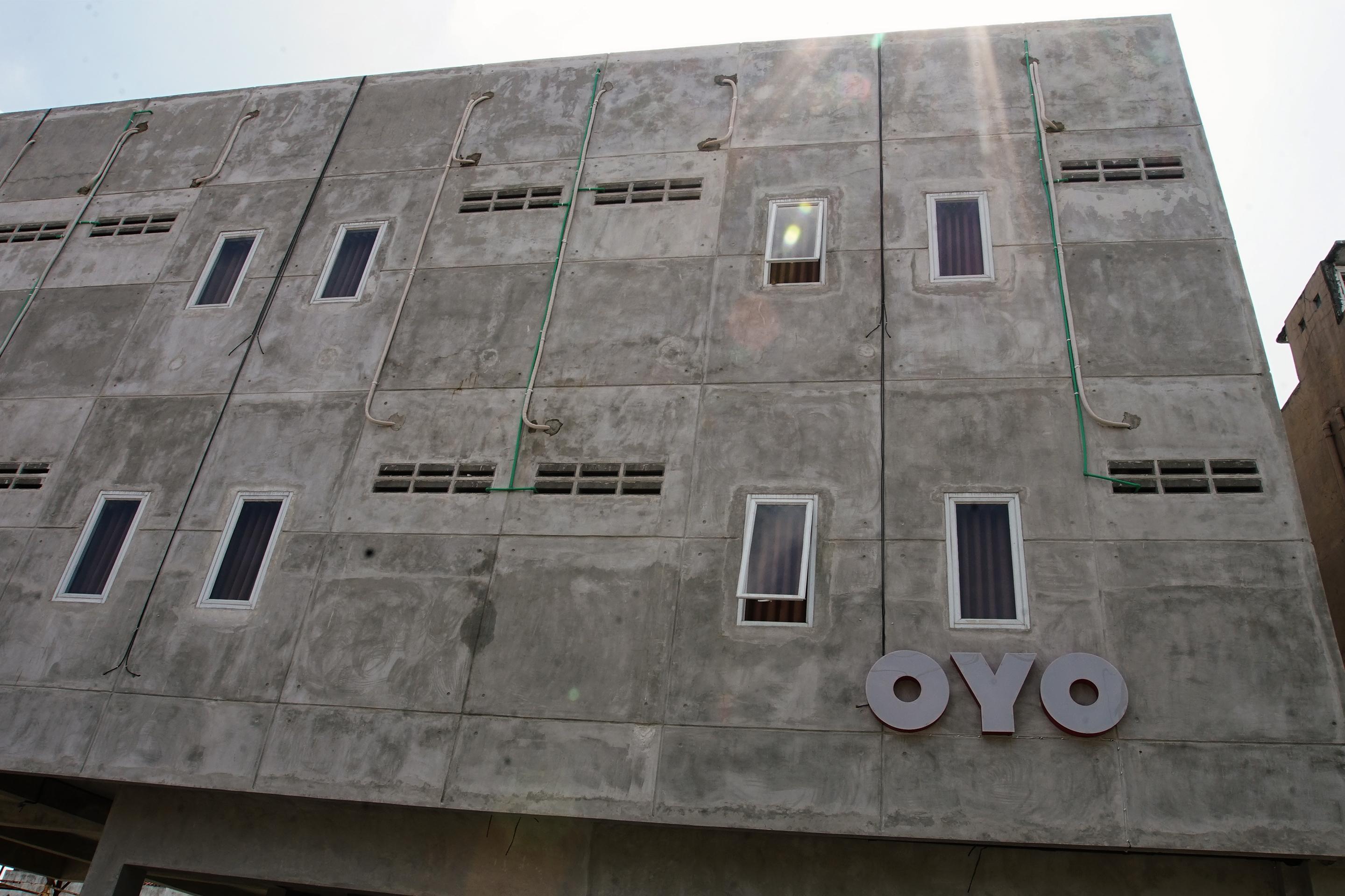 Oyo 183 The Pipe House Hotel Palembang Ngoại thất bức ảnh