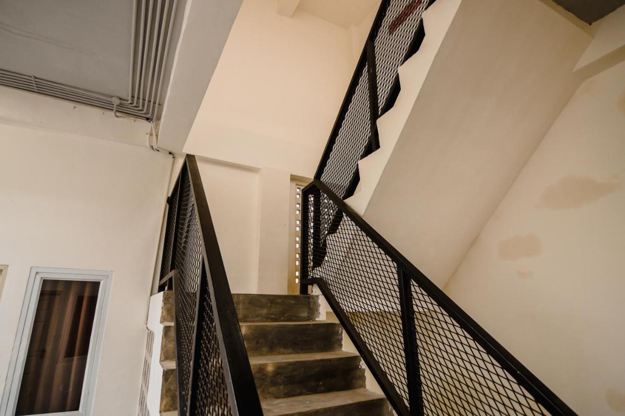 Oyo 183 The Pipe House Hotel Palembang Ngoại thất bức ảnh