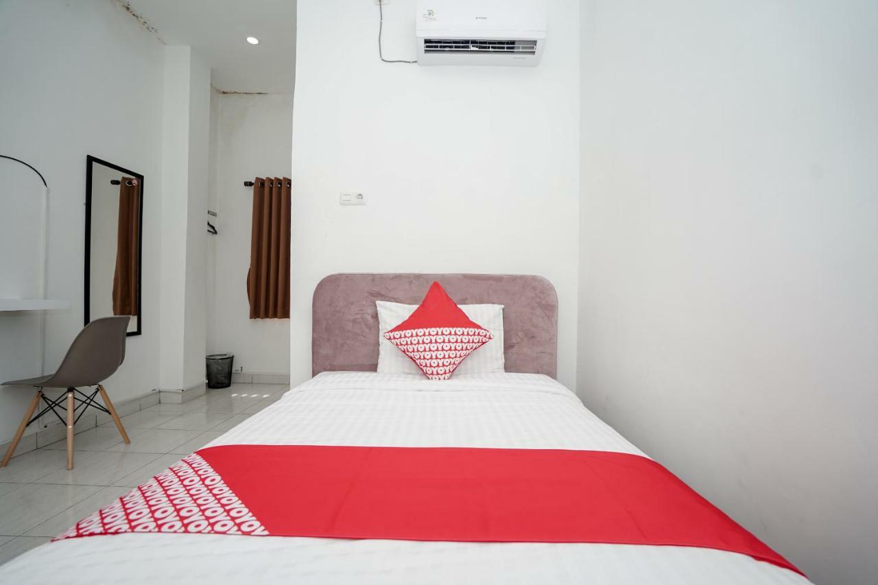 Oyo 183 The Pipe House Hotel Palembang Ngoại thất bức ảnh